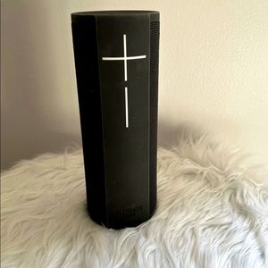 LOGITECH ULTIMATE EARS UE BOOM MegaBlast waterproof shockproof speaker